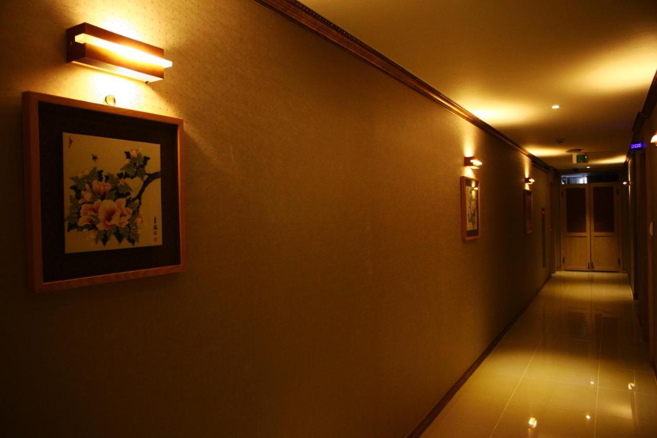 Metro Pol Tourist Hotel Pyeongtaek Exterior photo
