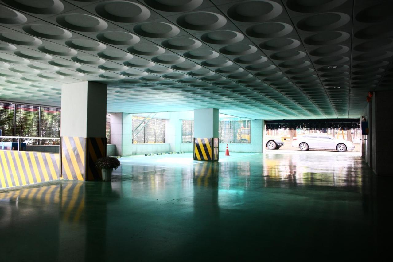 Metro Pol Tourist Hotel Pyeongtaek Exterior photo