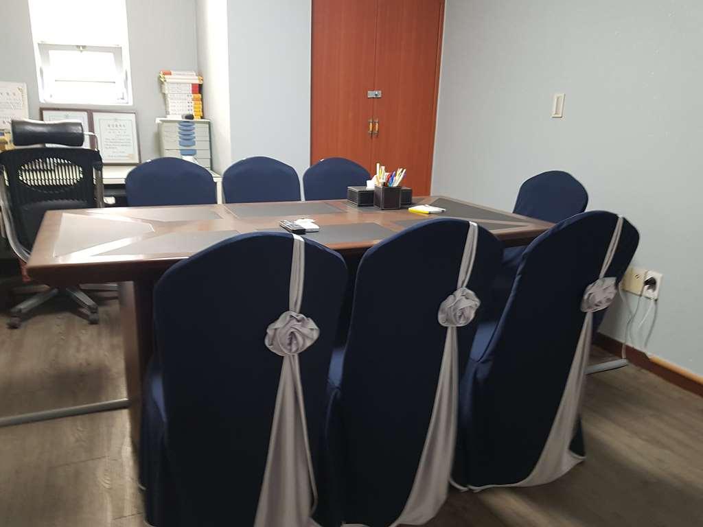 Metro Pol Tourist Hotel Pyeongtaek Facilities photo